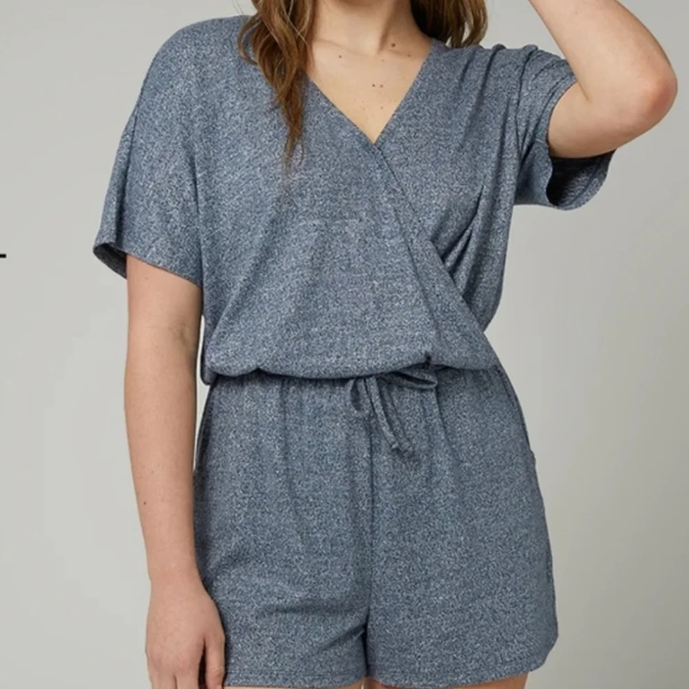 32 Degrees Cool Gray Shorts Romper Size S SOFT COMFY 2243-AC